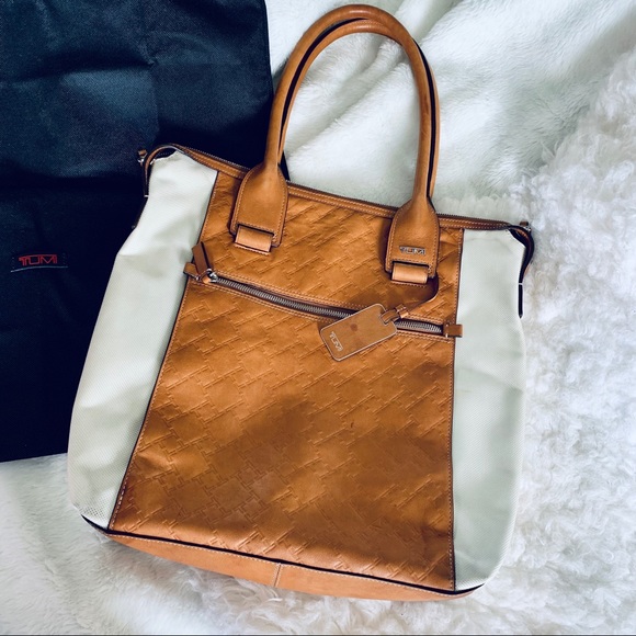 Tumi Handbags - TUMI leather | travel bag | large
